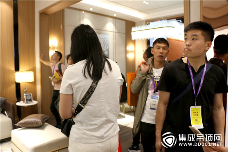 海創(chuàng)嘉興展會(huì)現(xiàn)場.jpg 海創(chuàng)嘉興集成吊頂展.jpg